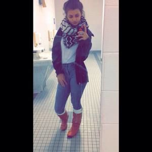 Meet your Posher, Amber nicole